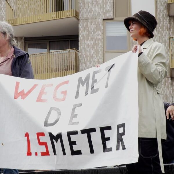Boos op de media