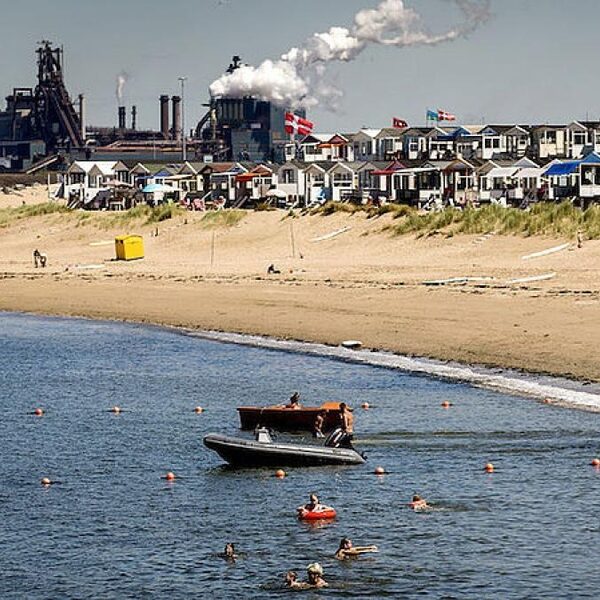 Vier keer zoveel kankerverwekkende stoffen rond Tata Steel: 'Vergunningen moeten aangescherpt'