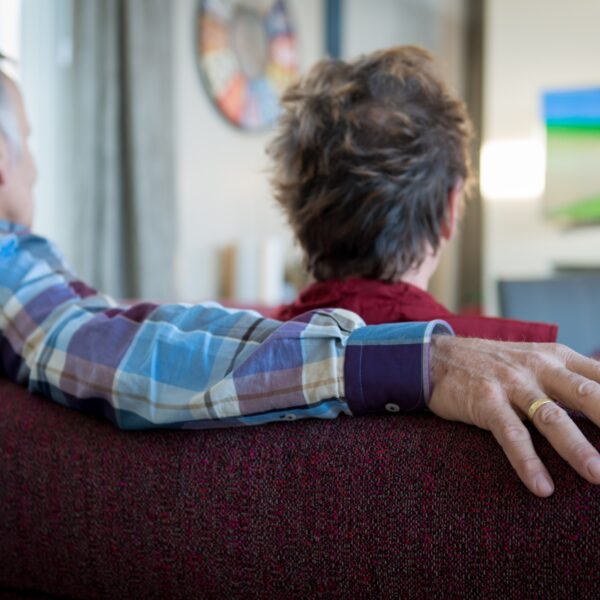 Ouderen blijven langer jonger van geest: 'Leef niet naar je leeftijd, 70 is het nieuwe 50-gevoel'