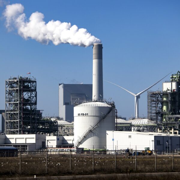 Chemische industrie dreigt uit Nederland te verdwijnen: 'Gaat verkeerde kant op, werkt als dominosteentje'