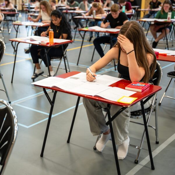 Examens op de schop om druk op scholieren te verlichten? 'Uiterste van jezelf vergen is niet verkeerd'