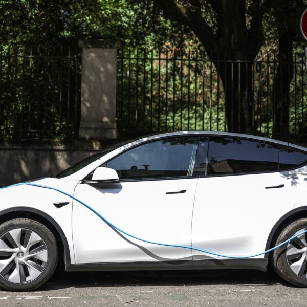 Zichtbare 'trendbreuk' in beleid elektrische auto's: 'Moeten we niet willen'