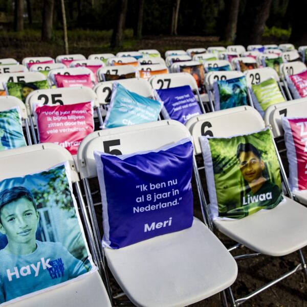 Gewortelde kinderen die Nederland worden uitgezet: 'Het is een politieke keuze'