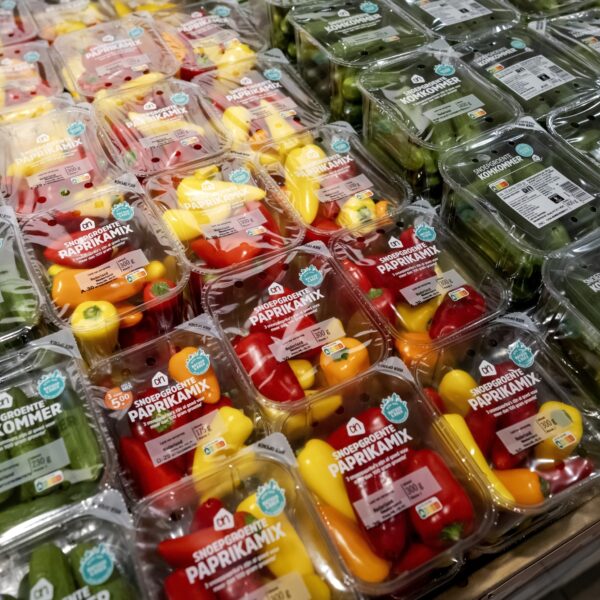 Waarom zijn sommige groenten in plastic verpakt en anderen niet?