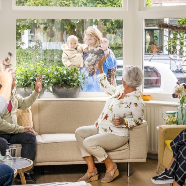 Waarom zeggen Nederlanders zo vaak 'groetjes'?