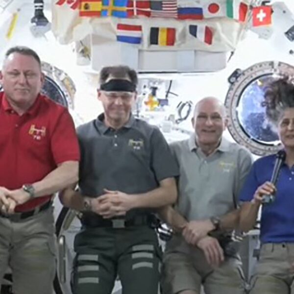 Hoe voeren astronauten reparaties uit in de ruimte?