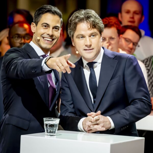 Wat is de politiek van plan met het basispakket in de zorg?