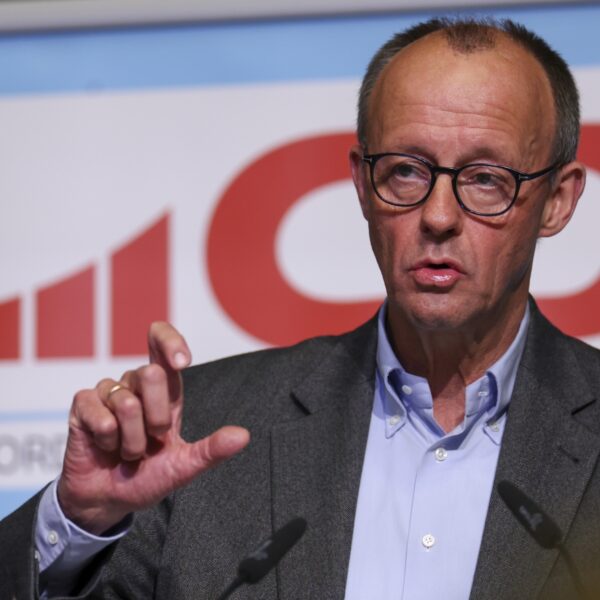 Wie is de 'elitaire' CDU-leider Merz en welk beleid wil hij doorvoeren in Duitsland?