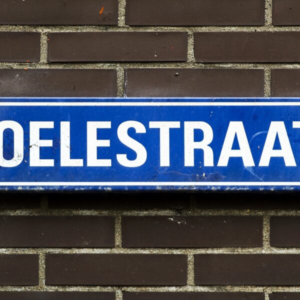Hoe wordt een straatnaam bepaald?