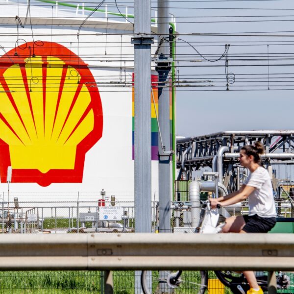 'Taaie strijd' van Milieudefensie tegen Shell: 'Bescherming tegen klimaatverandering is mensenrecht'