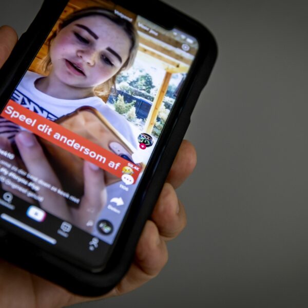 Een maand lang zonder social media? 'We moeten ons afvragen of dit in onze samenleving past'