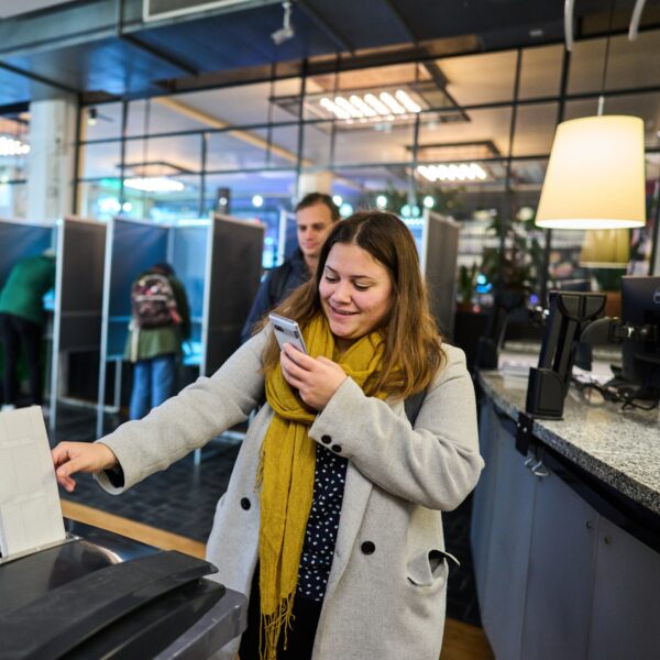 'Steeds meer afhakers' door wantrouwen in politiek: 'Moment voor politieke midden om te leveren'