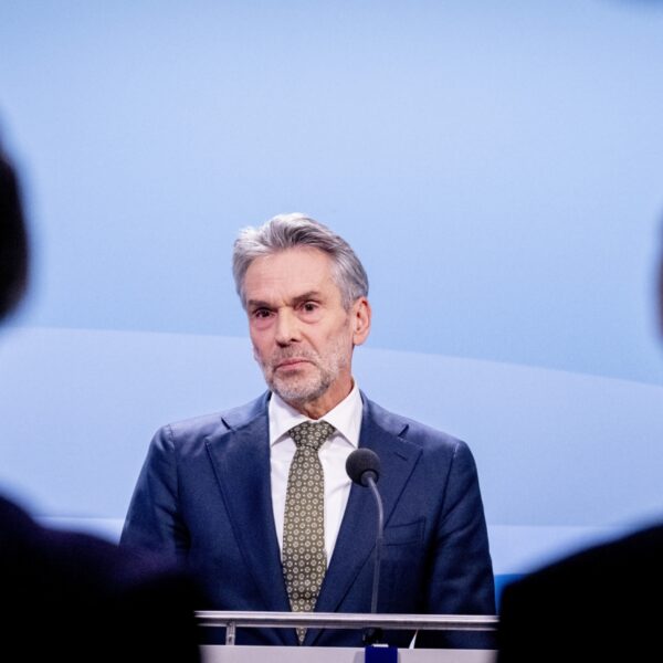 Vertrouwen in Nederlandse politiek is 'behoorlijk' laag: 'Samenwerking in kabinet is slecht'