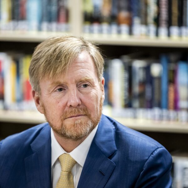 Is het koningschap eigenlijk een vorm van dwangarbeid?