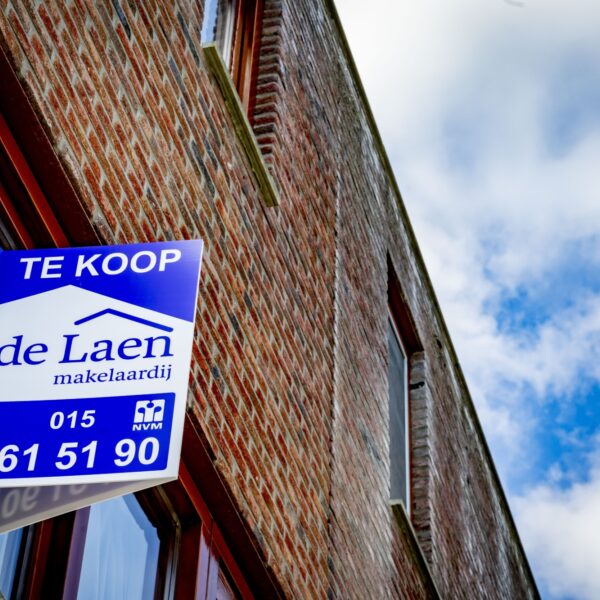 Wéér hogere huizenprijzen: 'Rijksoverheid moet meer regie krijgen over de woningmarkt'
