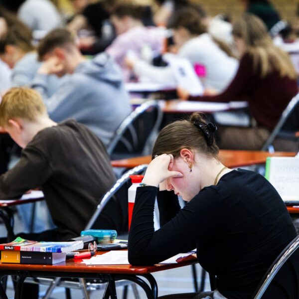 Steeds meer zittenblijvers, maar heeft averechtse werking: 'Onderwijshervorming is nodig'