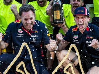NOS Formule 1-podcast #11: 'Naar letter van de wet had Verstappen gestraft moeten worden'