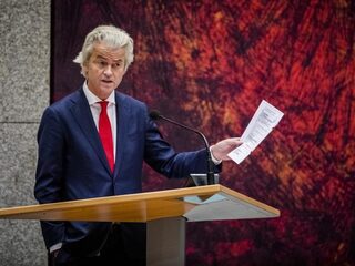 Een 'historische dag' volgens Geert Wilders, het boerkaverbod gaat in