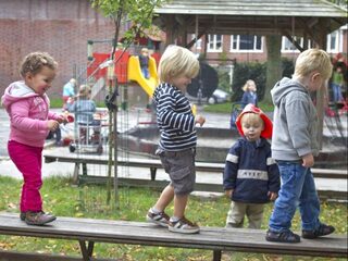 Stand.nl: Het is goed dat kinderdagverblijven niet-ingeënte kinderen wegsturen