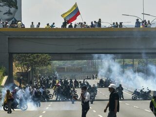Onrust in Caracas na couppoging, situatie in rest Venezuela onduidelijk