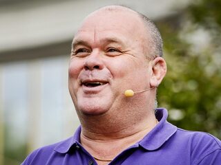 Nieuwe zaterdagavondshow Paul de Leeuw: 'All You Need is Love met cadeautjes'