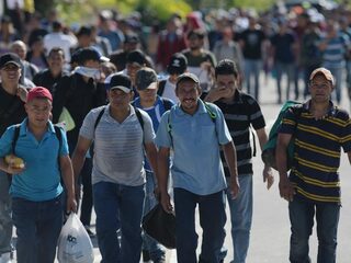 Waarom er weer een migrantenkaravaan naar de VS trekt