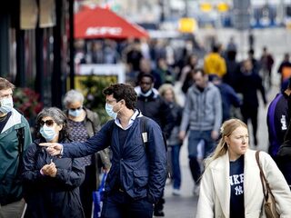 'Verdwijnt het virus wanneer ik mijn neus stoom?' Vragen en antwoorden uit het coronaspreekuur.