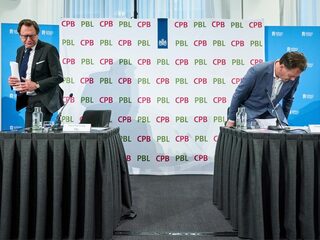 Politici slaan elkaar om de oren met CPB-doorrekeningen, maar 'ze zijn een schijnwerkelijkheid'