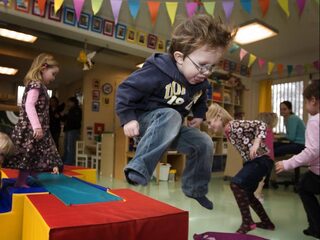 Grote opvangorganisatie gaat als eerste kinderen zonder inenting wegsturen