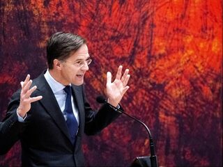 Positie van Rutte in het gedrang: 'De achilleshiel van ons politiek stelsel is pijnlijk duidelijk'