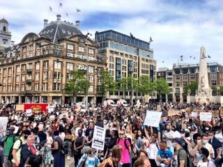 Protest op de Dam in Amsterdam na dood George Floyd
