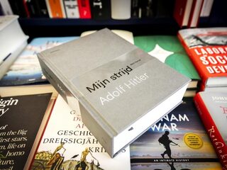 Nieuwe uitgave Mein Kampf: 'Zonder duiding kan het boek enorme schade toebrengen'
