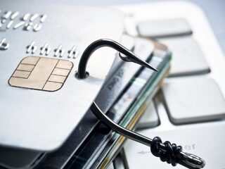 Politie maakt jacht op coronacriminelen