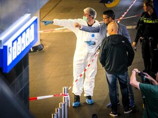 Politie houdt ernstig rekening met terroristisch motief bij steekincident Amsterdam CS