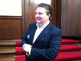 Auto’s laten rijden op waterstofpoeder