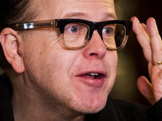 Volgens Marc-Marie Huijbregts kunnen we op witte heteromannen niet schelden