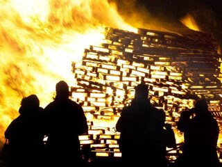 Stand.nl: Er moet een verbod komen op vreugdevuren