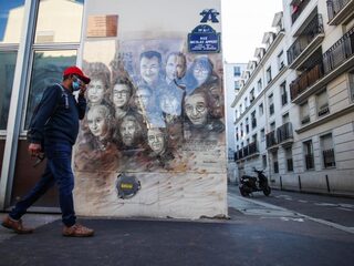 Proces Charlie Hebdo-terroristen begint: redactie plaatst Mohammed-cartoons opnieuw