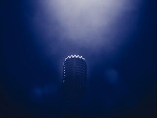 Haagse actualiteit door de ogen van politiek redacteuren in 'De Verlenging'