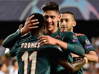 Effectief Ajax vernedert Valencia in Mestalla: 0-3