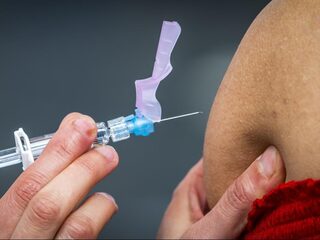 Pfizer-coronavaccin goedgekeurd door Britten: 'Volgende week beginnen met vaccineren'
