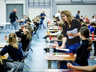 Middelbare scholieren hebben er geen zin meer in en het rapportcijfer is gedaald naar een 6.8