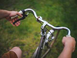Wat doe je aan tintelende handen bij het fietsen?