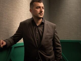 Özcan Akyol gaat de stand van de voetbaljournalistiek onderzoeken