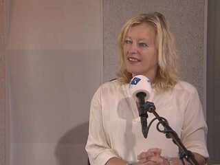 Minister Bussemaker niet eens met 'toon' Asscher