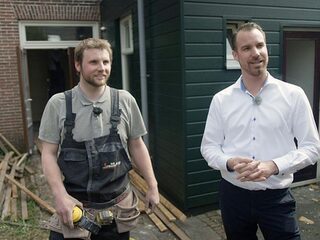 Bouwbedrijf leidt mensen met afstand tot de arbeidsmarkt zelf op