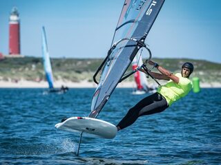 Van Rijsselberghe blij met vervanging plank in windsurfen
