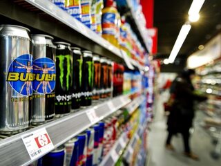 Aldi stopt verkoop energiedrankjes aan kinderen tot 14 jaar