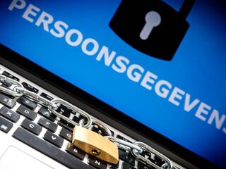Autoriteit Persoonsgegevens: ‘Wees niet naïef met beeldbellen’