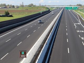 Hoe warmer, hoe meer luchtvervuiling door asfalt